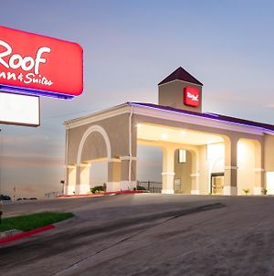 Red Roof Inn & Suites Austin East - Manor Exterior photo