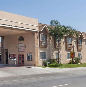 Super 8 By Wyndham Bakersfield South Ca Motel Exterior photo