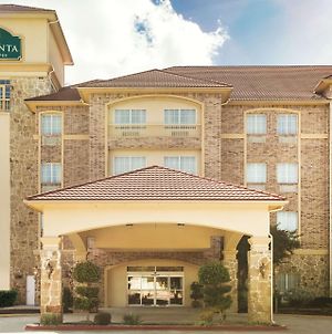 La Quinta Inn & Suites By Wyndham Dallas South-Desoto DeSoto Exterior photo