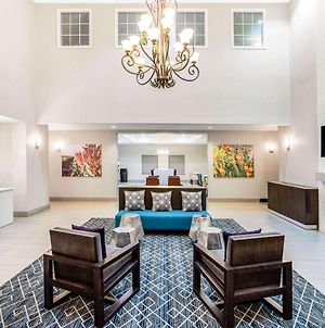 La Quinta Inn & Suites By Wyndham Hillsboro Exterior photo