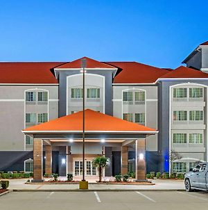 La Quinta Inn & Suites By Wyndham Gainesville Exterior photo