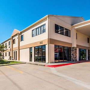 Quality Inn & Suites Round Rock - Austin North Exterior photo