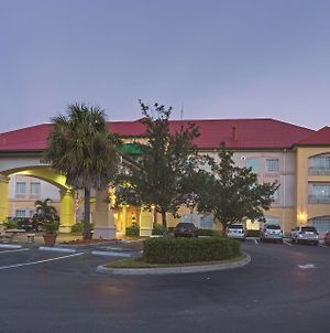La Quinta Inn And Suites By Wyndham Fort Myers Airport Exterior photo