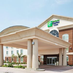 Holiday Inn Express Hotel & Suites Dinuba West, An Ihg Hotel Exterior photo