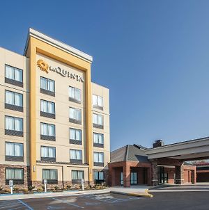 La Quinta Inn & Suites By Wyndham Philadelphia Airport Essington Exterior photo