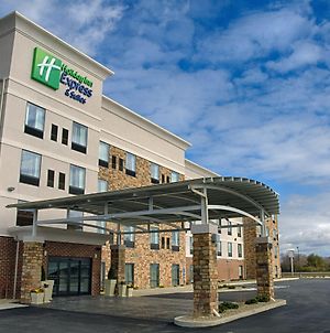 Holiday Inn Express & Suites Sidney Exterior photo