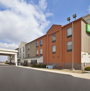 Holiday Inn Express Tiffin Exterior photo