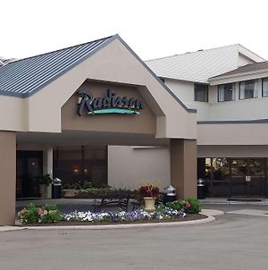 Radisson Hotel Detroit-Farmington Hills Exterior photo