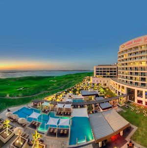 Crowne Plaza Yas Island, An Ihg Hotel Abu Dhabi Exterior photo