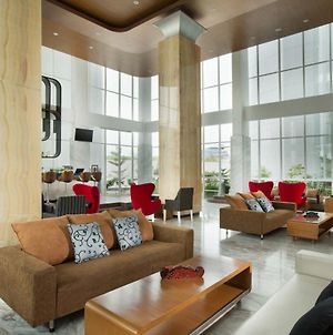 Hariston Hotel And Suites Jakarta Exterior photo