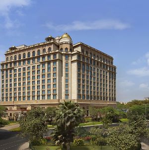 The Leela Palace New Delhi Hotel Exterior photo