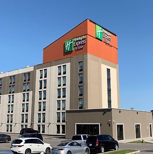Holiday Inn Express & Suites Toronto Airport West Mississauga Exterior photo