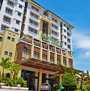 The Pinnacle Hotel And Suites Davao Exterior photo