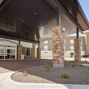 Holiday Inn Express & Suites - North Platte Exterior photo