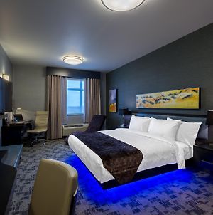 Applause Hotel Calgary Airport By Clique Exterior photo