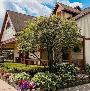 Econo Lodge Inn & Suites Grand Rapids Exterior photo