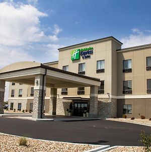 Holiday Inn Express & Suites Sikeston Southwest Exterior photo