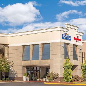 Ramada Plaza By Wyndham Fayetteville Fort Bragg Area Hotel Exterior photo
