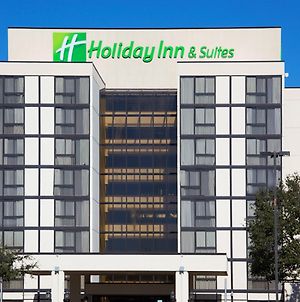 Holiday Inn & Suites Beaumont-Plaza Exterior photo