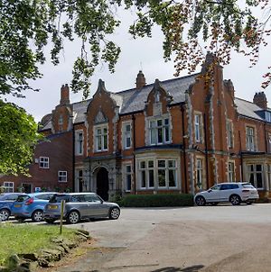 Oaklands Hall Hotel Sure Hotel Collection By Best Western Grimsby Exterior photo
