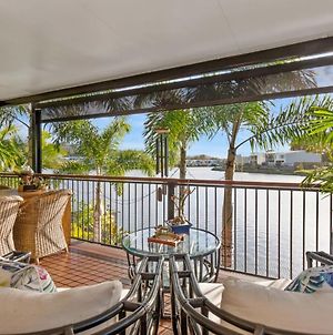 Forsayth - Luxurious Four Bedroom Waterfront Home With Direct Water Access Maroochydore Exterior photo