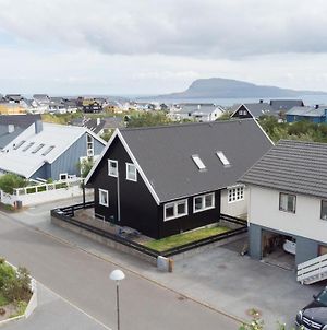 3Br - Townhouse - Free Parking - Torshavn Apartment Hoyvik Exterior photo