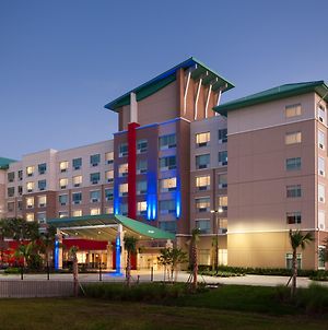 Holiday Inn Express & Suites Orlando At Seaworld Exterior photo