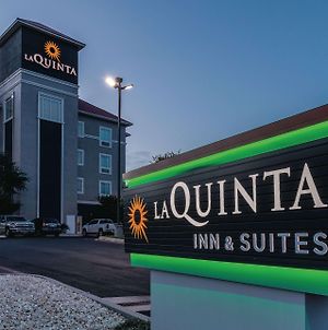 La Quinta Inn & Suites By Wyndham San Antonio Northwest Exterior photo