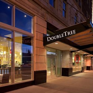 Doubletree Suites By Hilton Detroit Downtown - Fort Shelby Exterior photo
