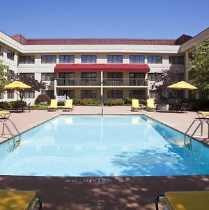 Doubletree Suites By Hilton Hotel Cincinnati - Blue Ash Sharonville Exterior photo