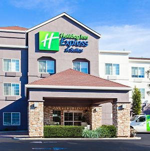Holiday Inn Express Hotel & Suites Oakland-Airport Exterior photo