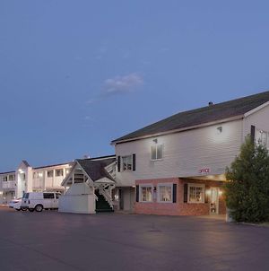 Queen City Inn Bangor Exterior photo