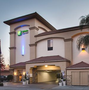 Holiday Inn Express Redwood City-Central Exterior photo