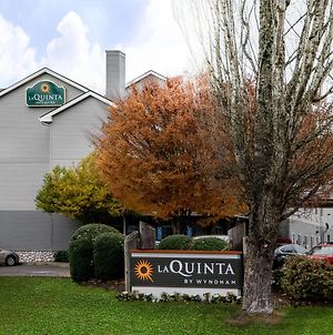 La Quinta Inn & Suites By Wyndham Eugene Exterior photo