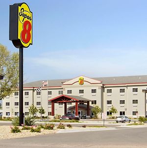 Super 8 By Wyndham Topeka At Forbes Landing Hotel Exterior photo