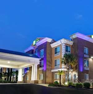Holiday Inn Express & Suites Anderson-I-85 Exterior photo