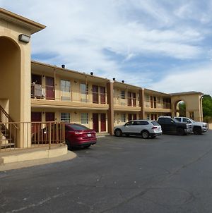 Red Roof Inn Columbia, Tn Exterior photo