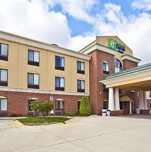 Holiday Inn Express Hotel & Suites Goshen Exterior photo
