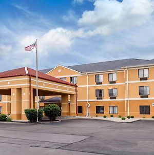 Quality Inn & Suites Anderson I-69 Exterior photo