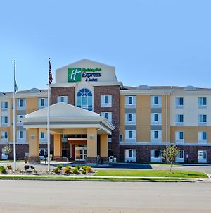 Holiday Inn Express And Suites Williston Exterior photo