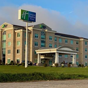 Holiday Inn Express & Suites Somerset Central Exterior photo