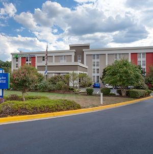 Holiday Inn Express Washington Dc East-Andrews Afb Camp Springs Exterior photo