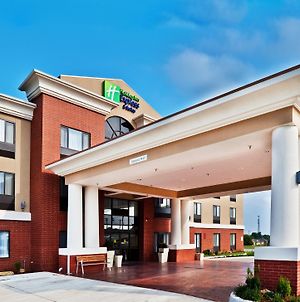 Holiday Inn Express & Suites Ponca City Exterior photo