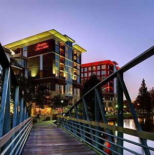 Hampton Inn & Suites Greenville-Downtown-Riverplace Exterior photo