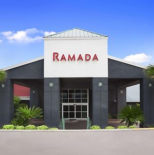 Ramada By Wyndham Del Rio Hotel Exterior photo