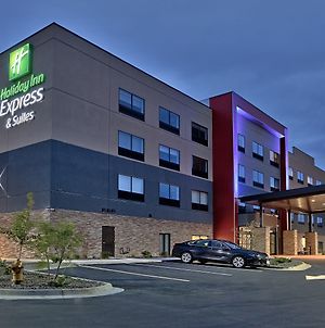 Holiday Inn Express And Suites Broomfield Exterior photo
