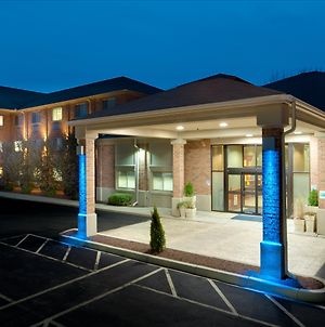 Holiday Inn Express & Suites Smithfield - Providence, An Ihg Hotel Exterior photo