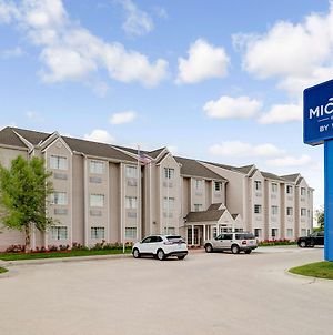 Microtel Inn & Suites By Wyndham Bellevue Exterior photo