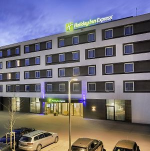 Holiday Inn Express Friedrichshafen Exterior photo