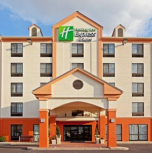 Holiday Inn Express Hotel & Suites Meadowlands Area Carlstadt Exterior photo